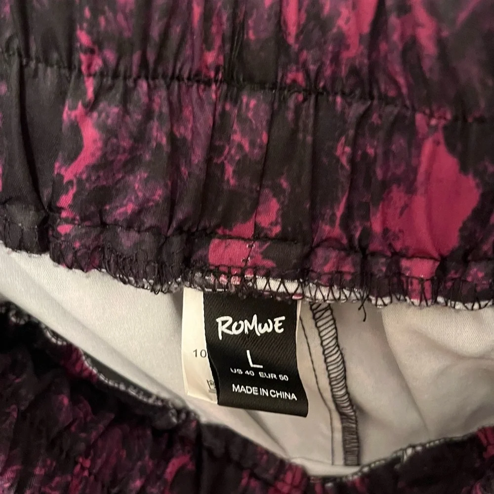 Romwe Men’s Swim Trunks Purple and Black Tie Dye Size Large Beach Vacation